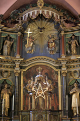 Fototapeta na wymiar Etoile lumineuse. Eglise Saint-Gervais et Saint-Protais. Saint-Gervais-les-Bains. / Bright star. St. Gervais and St. Protais Church. Saint-Gervais-les-Bains.
