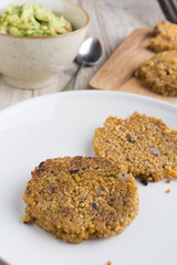 Burguers of Quinoa with Guacamole