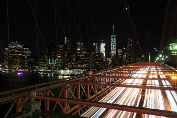 Fototapeta na wymiar ça roule sur Brooklyn Bridge