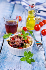Seafood salad with vegetables