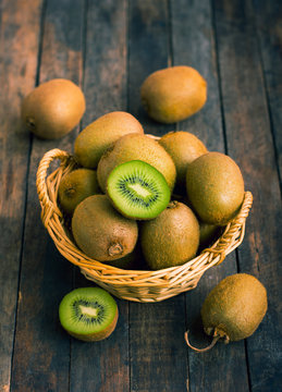 Fresh kiwi fruit 