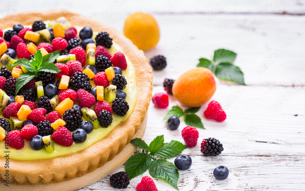 Wall mural berry fruit tart