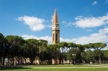 Cattedrale dei Santi Pietro e Donato in garden park Arezzo, Ital