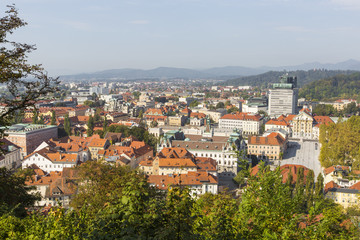 Fototapeta na wymiar City of Ljubljana architecture and green landscape, capital of S
