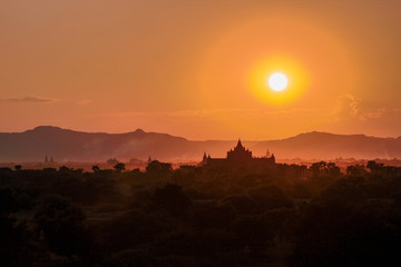 Myanmar - Sonnenuntergang in Bagan