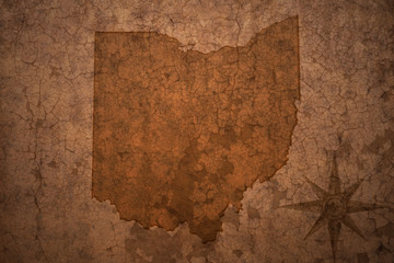 ohio state map on a old vintage crack paper background - obrazy, fototapety, plakaty