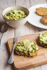 Burguers of Quinoa with Guacamole