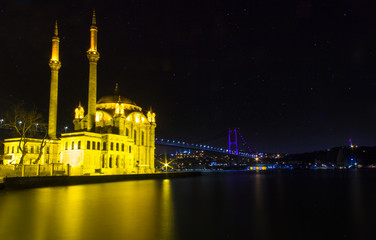 Fototapeta na wymiar Night view of Ortakoy mosque in Istanbul, Turkey