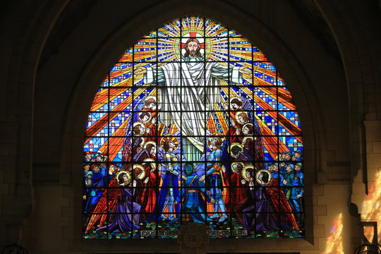 Vitrail du Christ. M&eacute;morial des Batailles de la Marne. 1914-1918. Dormans. / Life of Christ. Stained glass of Christ. Memorial Battles of the Marne. 1914-1918. Dormans.