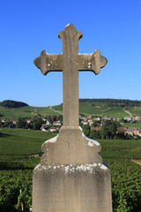 Croix. Cimeti&egrave;re dans les vignes. Mercurey. / Stone cross. Cemetery in the vineyards. Mercurey.