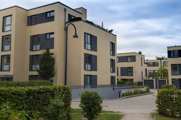 Fassade eines modernen Wohngebäudes in Hamburg, Deutschland