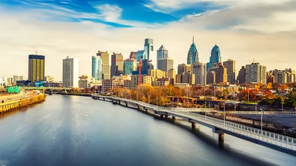 Poster Panoramisch beeld van de skyline van Philadelphia en de Schuylkill-rivier, PA, VS. © sborisov