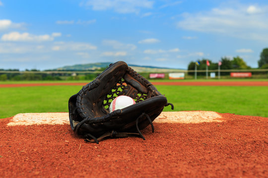 รูปภาพBaseballfeld – เลือกดูภาพถ่ายสต็อก เวกเตอร์ และวิดีโอ16 | Adobe Stock