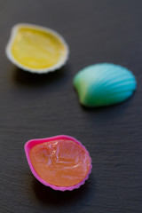 Bunte Schleck-Muscheln