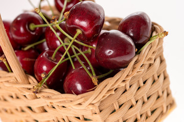Kirschen / viele Kirschen in einem Korb