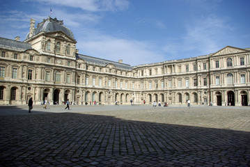 Fototapeta na wymiar Cour Carrée du Louvre à Paris, France