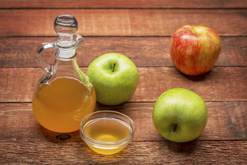 unfiltered, raw apple cider vinegar