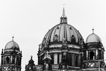 Fototapeta premium Top roof of the Berlin Dome in black and white