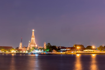 Fototapeta na wymiar Prang of Wat Arun. Bangkok,Thailand. public Art