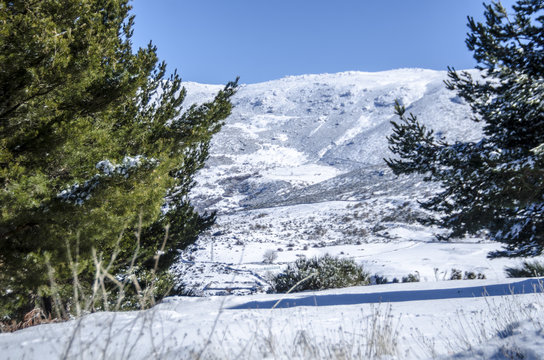 NIEVE EN LA MONTA&Ntilde;A VACACIONES INVIERNO ESQUI LIBRE
