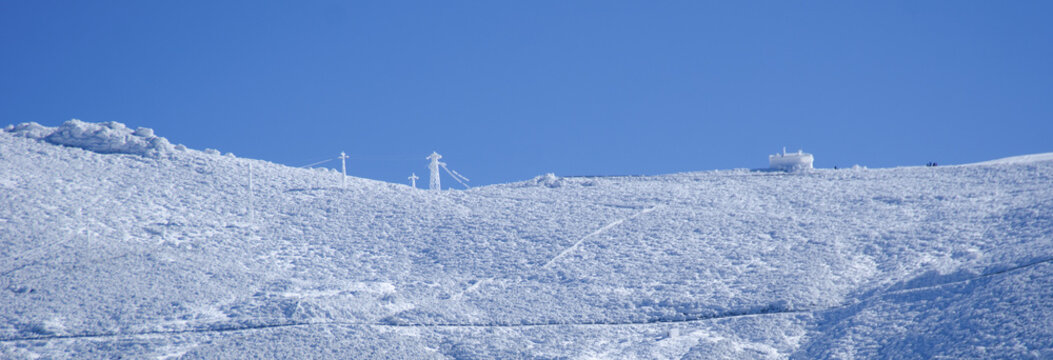 NIEVE EN LA MONTA&Ntilde;A VACACIONES INVIERNO ESQUI LIBRE