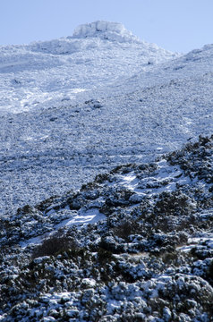 NIEVE EN LA MONTA&Ntilde;A VACACIONES INVIERNO ESQUI LIBRE