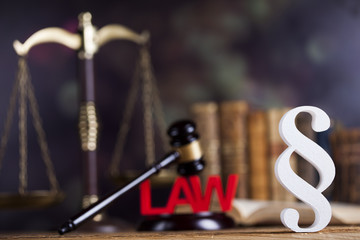 Judges wooden gavel and paragraph