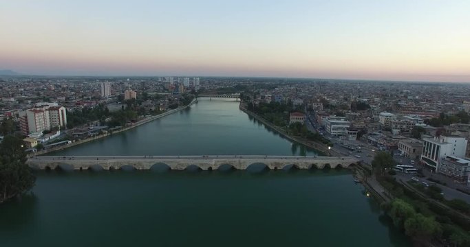 Adana,bayrak,merkez camii,merkez park,seyhan nehri,k&ouml;pr&uuml;,nehir,simge