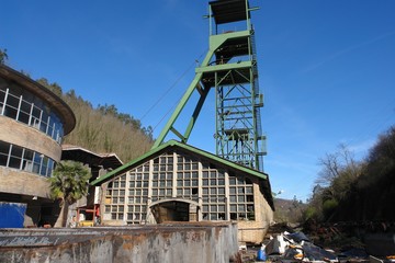 Pozo Minero cerrado ala explotaci&oacute;n en Asturias
