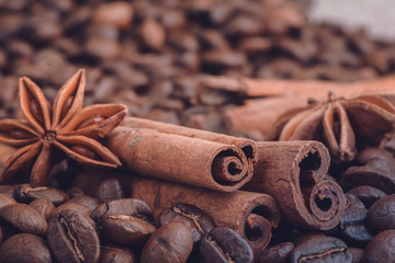 Obraz na płótnie Canvas anise, cinnamon and coffe beans