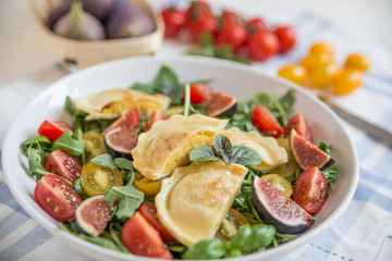 Salat mit gebratenen Maultaschen 