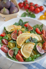 Salat mit gebratenen Maultaschen 