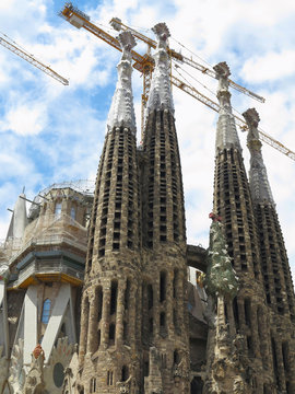  05.07.2016, Barcelona, Spain: Sagrada Familia church under cons
