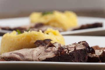Kalbfleisch mit Polenta
