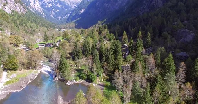 Aerial 4k - Val di Mello - Valmasino (IT) - Sorvolo