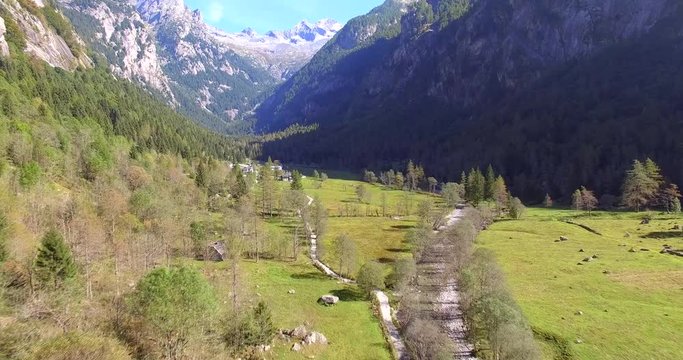 Aerial 4k - 
Val di Mello - Valmasino (IT) - Vista aerea