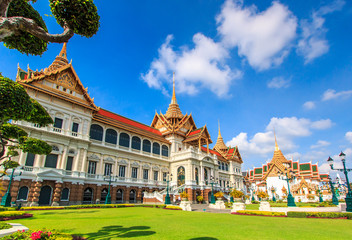 Fototapeta na wymiar Chakri Maha Prasat Throne Hall in Bangkok of Thailand