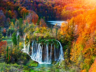 Poster de jardin Cascades Amazing waterfall and autumn colors in Plitvice Lakes