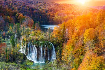 Foto auf Acrylglas Amazing waterfall and autumn colors in Plitvice Lakes © tszabina