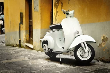 Foto op Plexiglas Scooter Italiaanse oude scooter