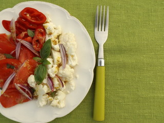 salad of raw cauliflower