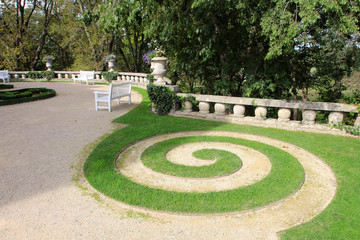 Spirale de gazon / Jardin à la française