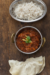 indische Hühnchen-Curry in einem Topf