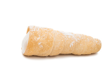 Puff rolls with cream