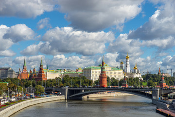 Obraz premium View of Moscow Kremlin and the riverside