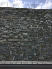 muro di sassi sasso pietre strada muretto mura costruzione edilizia muratore 