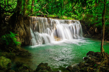 Fototapeta na wymiar Huay Mae Khamin, Paradise Waterfall located in deep forest of Thailand.