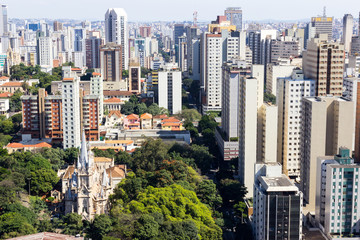 Obraz premium View of the city of Belo Horizonte, highlighting the Church of Boa Viagem and the city center. Belo Horizonte, Minas Gerais, Brazil. May 2016