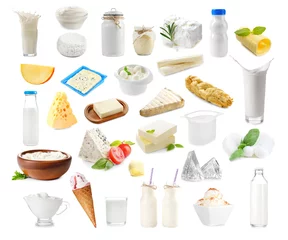 Foto auf Acrylglas Milchprodukte Verschiedene Arten von Milchprodukten auf weißem Hintergrund. Collage aus Milchprodukten.