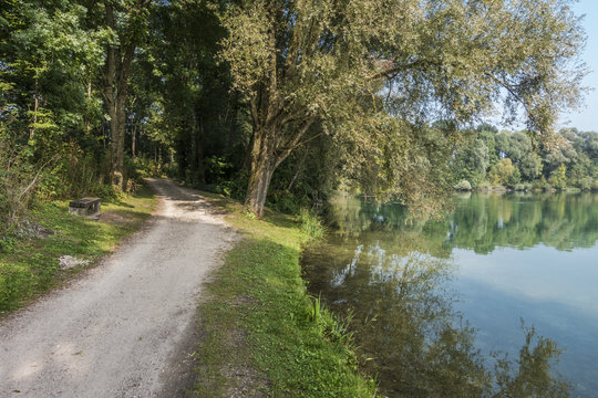Rundwanderweg um den Feringasee in Unterf&ouml;hring bei M&uuml;nchen